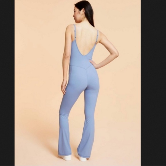 Chic Purple Jumpsuit with Spaghetti Straps - Picture 2 of 7